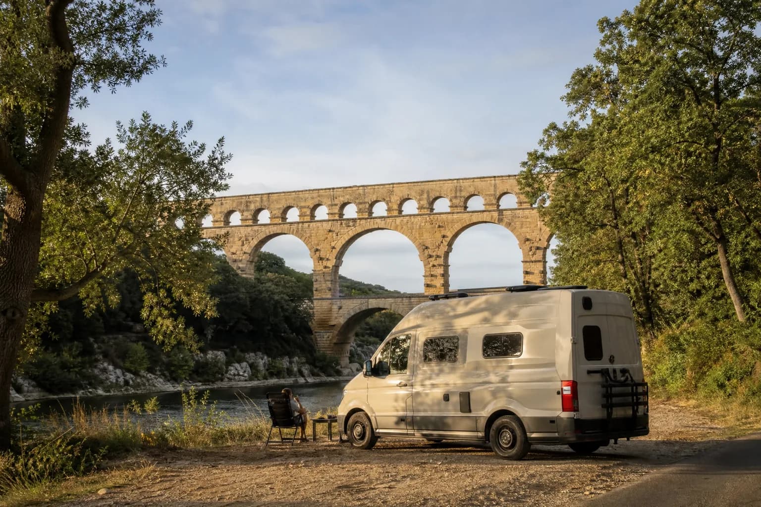 Nîmes, Pont du Gard, Uzès et Anduze en van aménagé au départ de montpellier