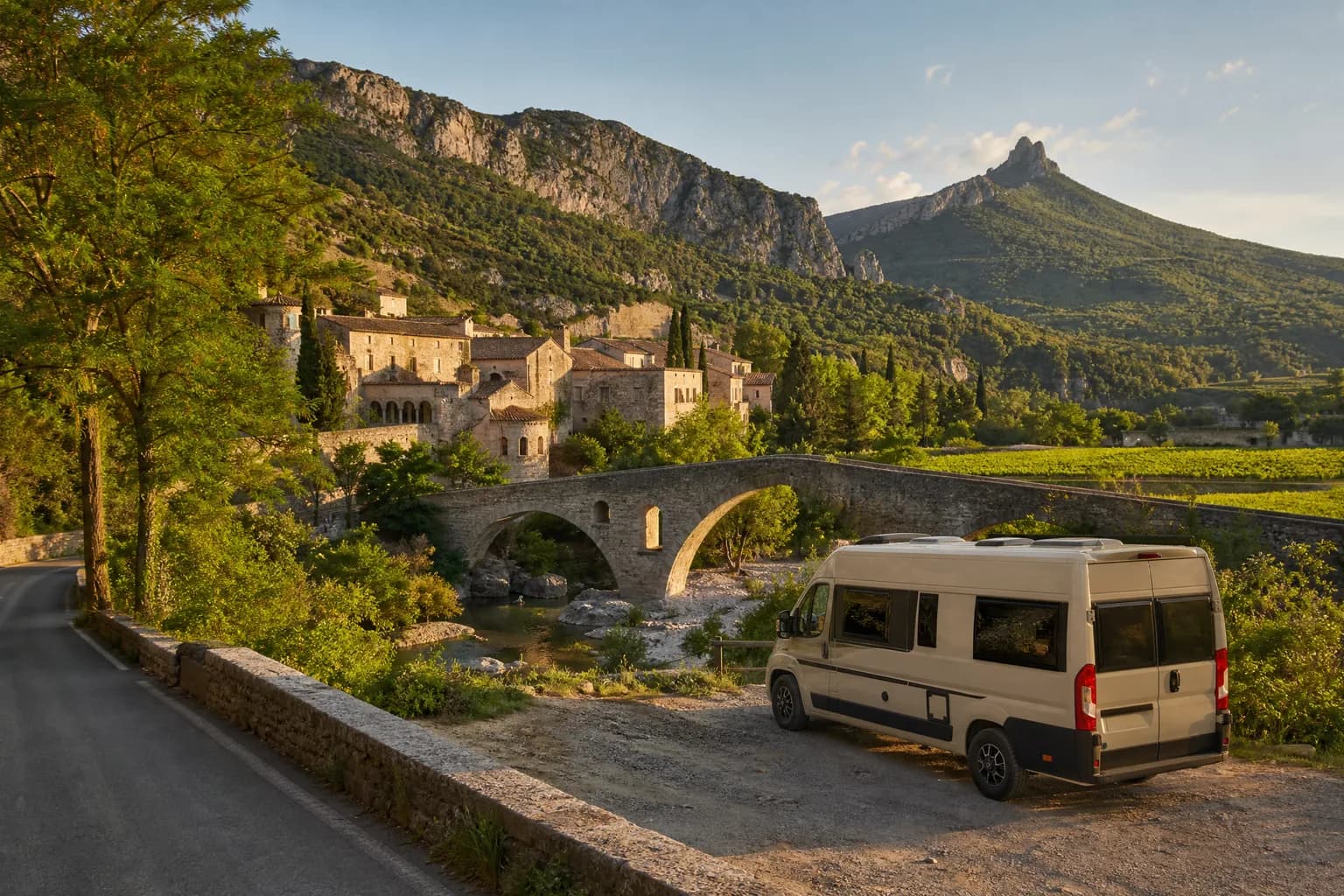 Saint-Guilhem-le-Désert et Pic Saint-Loup